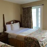 E-Lodge Motel