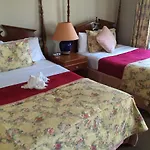 E-Lodge Motel